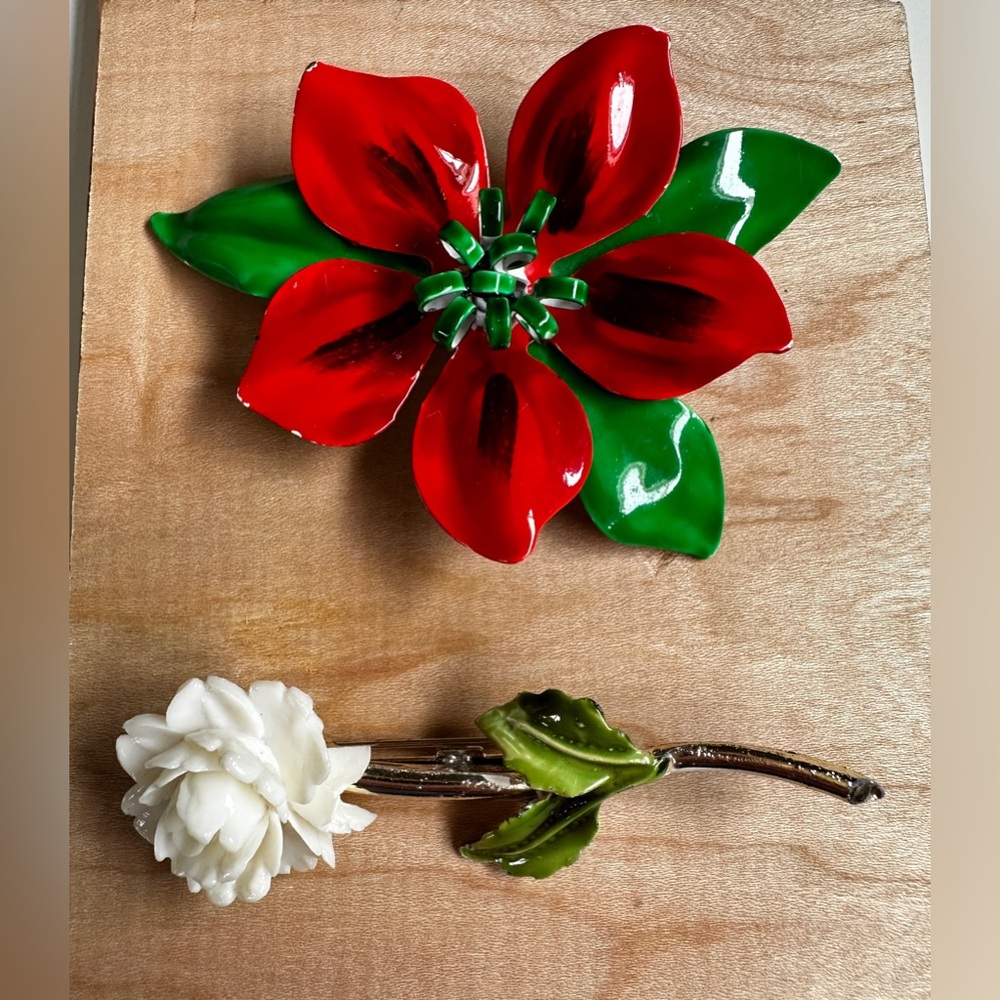 Two vintage floral pins